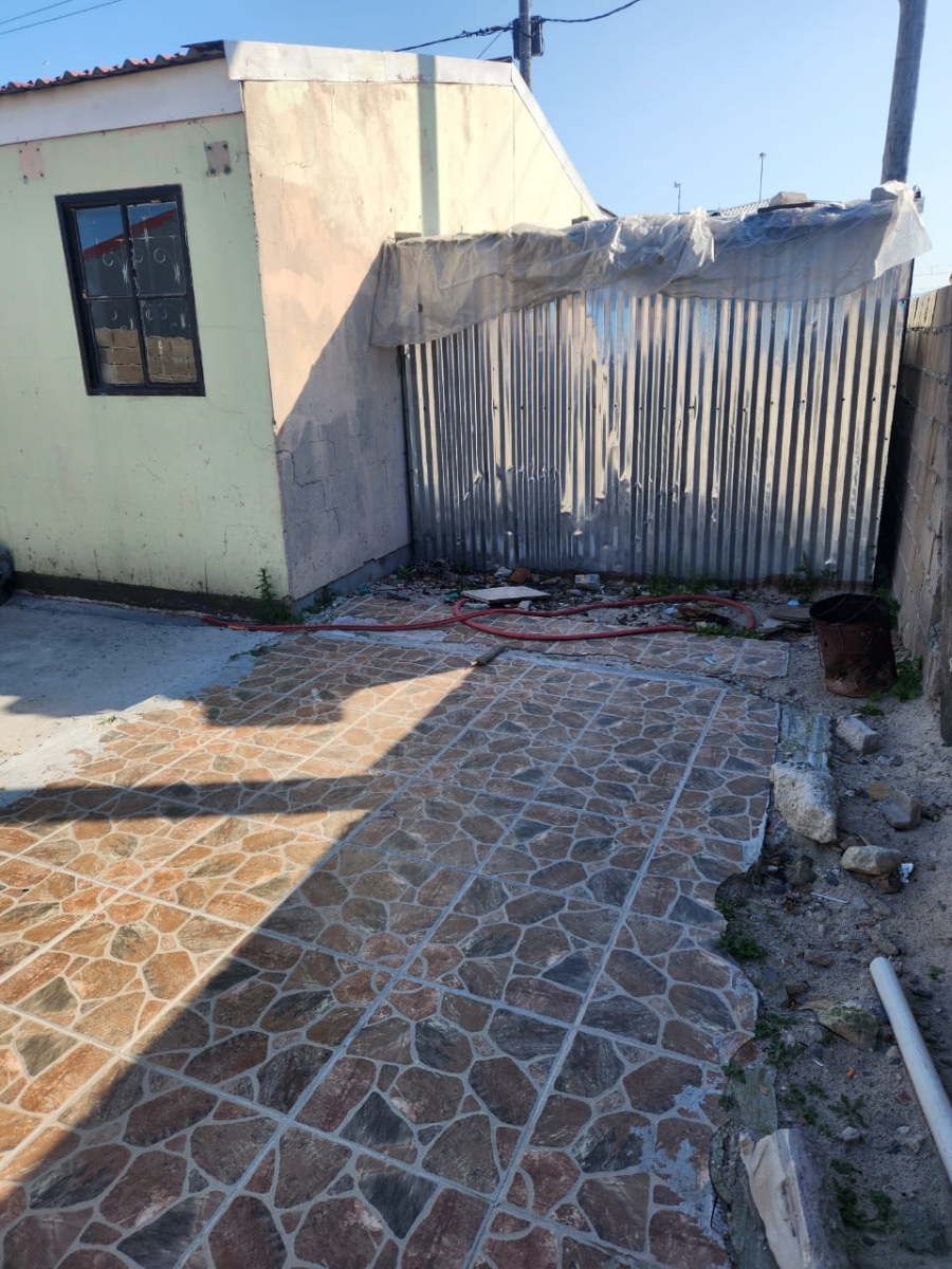 2 Bedroom Property for Sale in Delft Western Cape